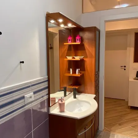 Nuanua * ترييستي